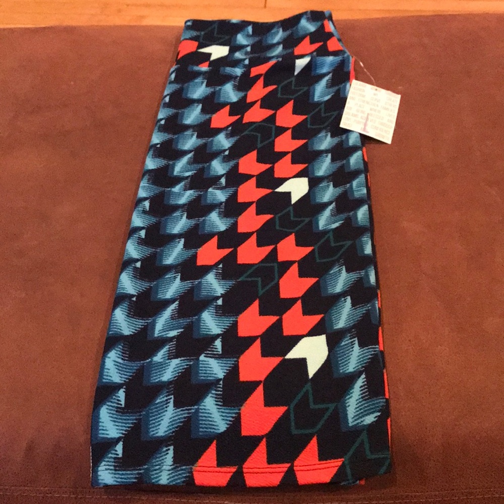 Lularoe Cassie skirt.